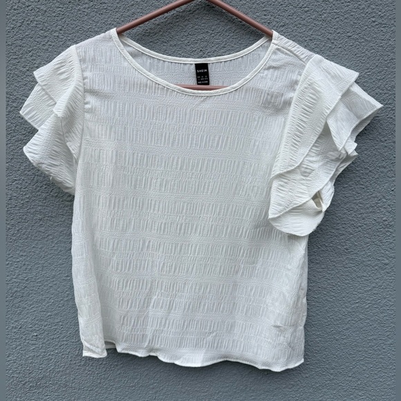 SHEIN Tops - White Textured Ruffle Blouse, Size Large